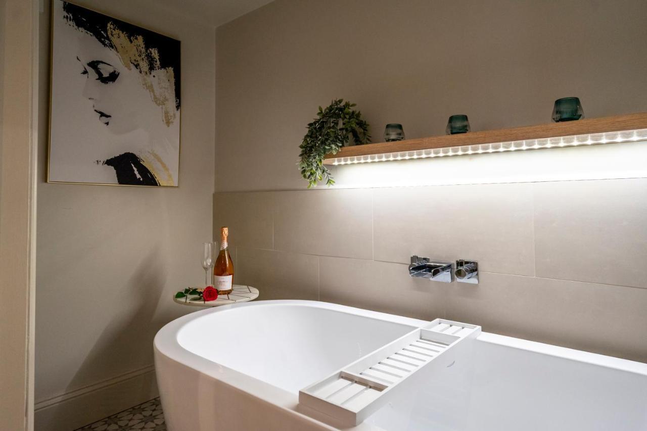 The Retreat At Dukes Townhouse Apartment ยอร์ค ภายนอก รูปภาพ